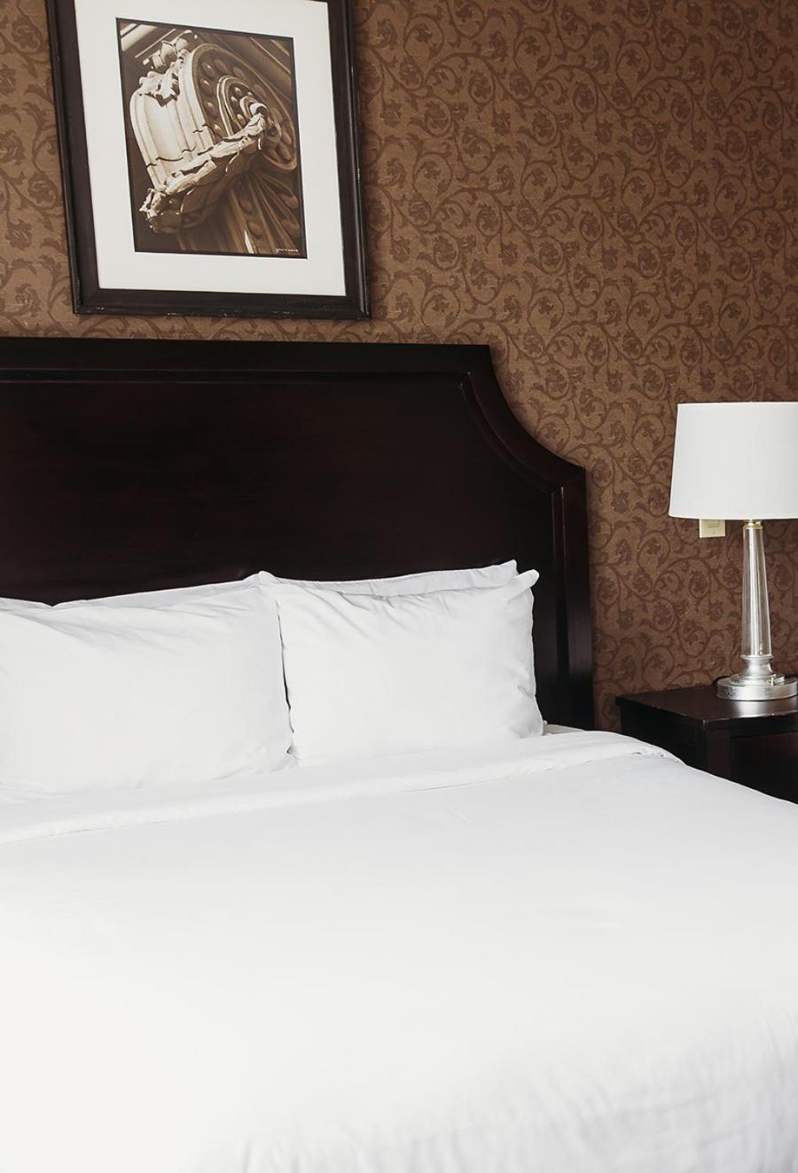 Queen Room,1615663424:JPEG